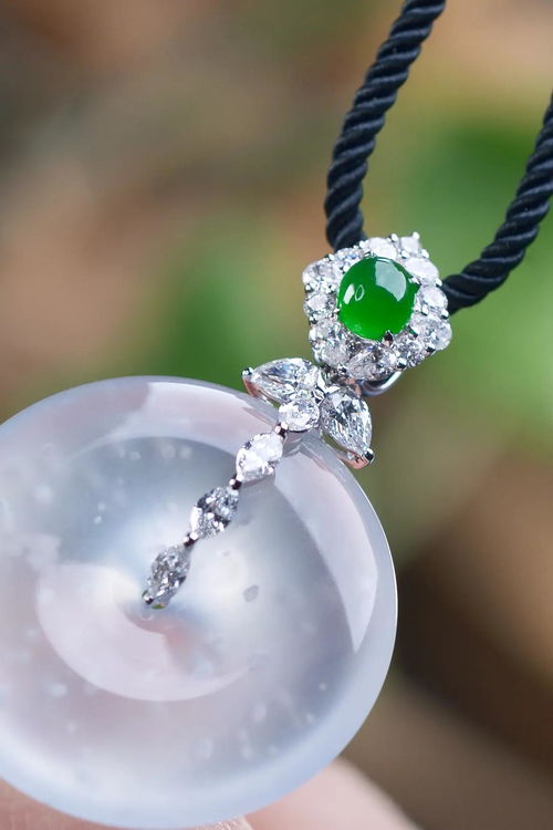 化妝品 珠寶的無形殺手？保養(yǎng)誤區(qū)與正確方法